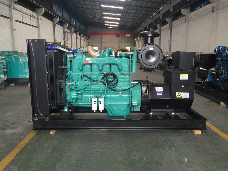 鹤峰发电机出租租赁如何保证柴油发电机组的正常运行？