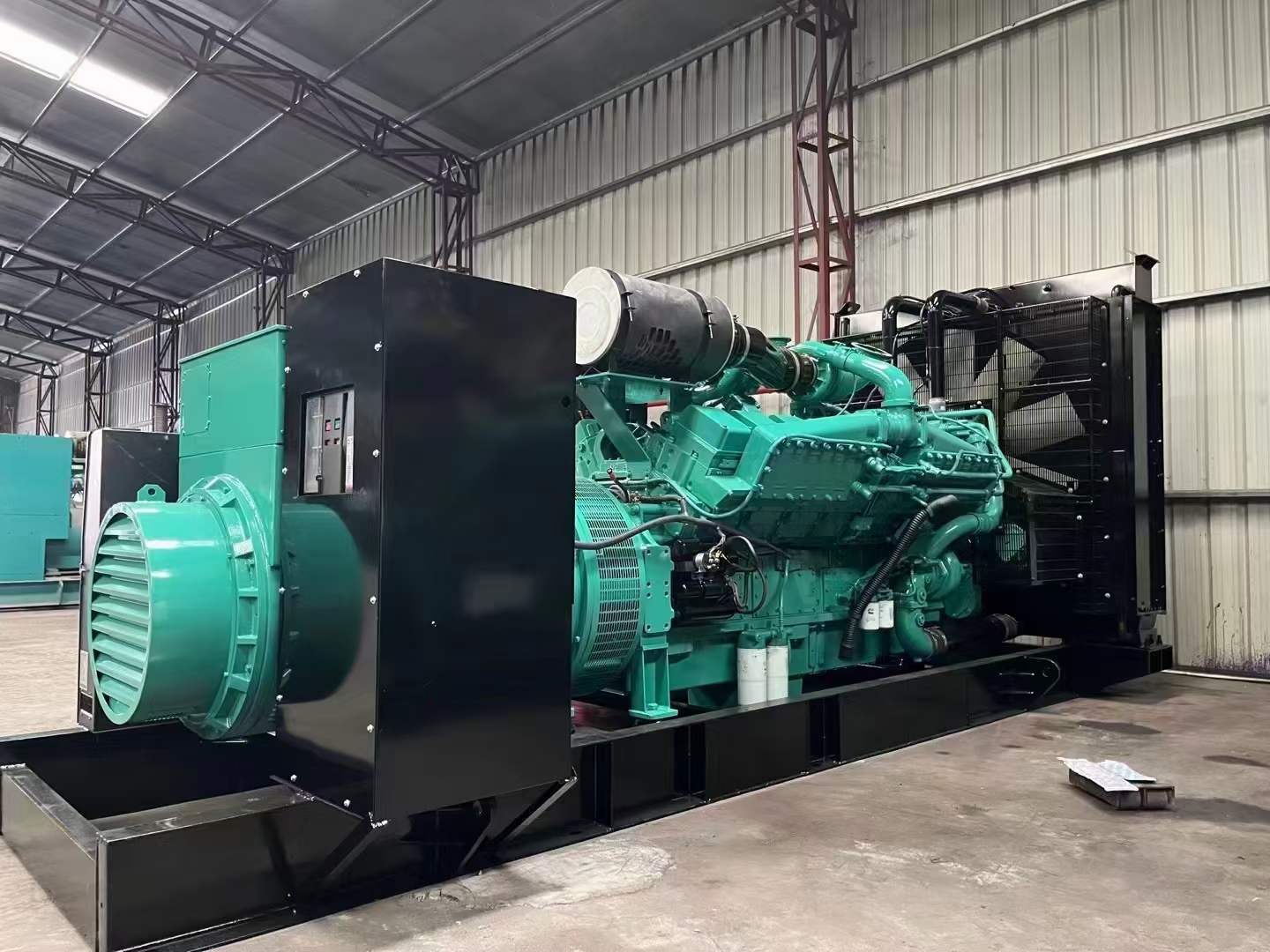 鹤峰如何降低 800kW 柴油发电机输出电流的波动？