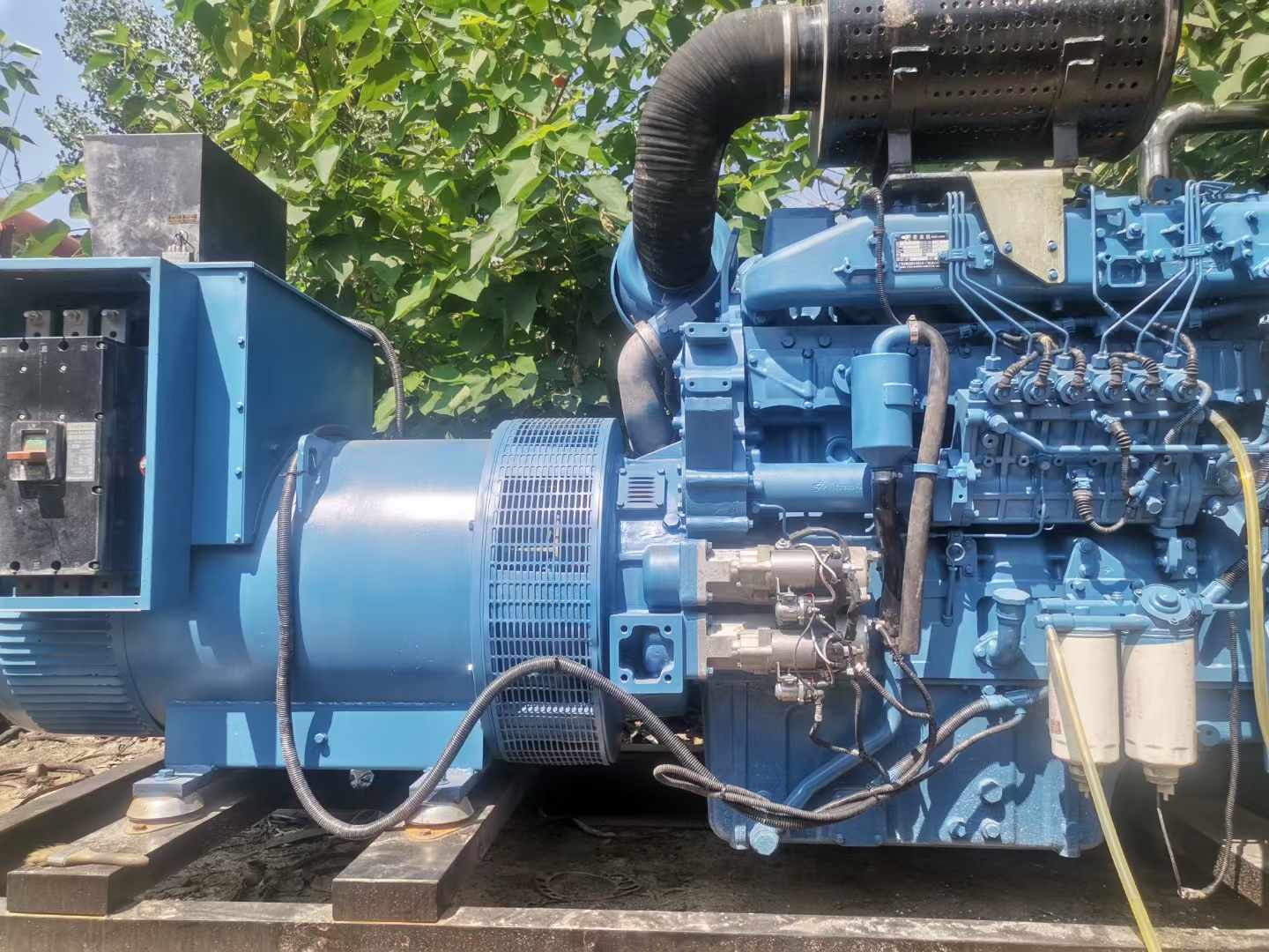 鹤峰详细说明降低 800kW 柴油发电机输出电流波动的方法