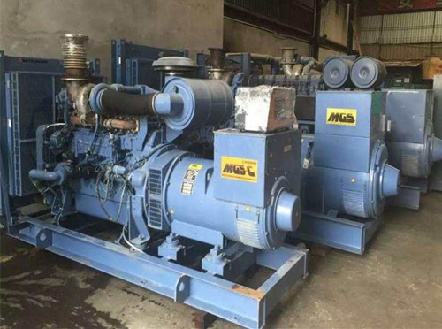 鹤峰发电机组带负载降电压是什么原因照成的？