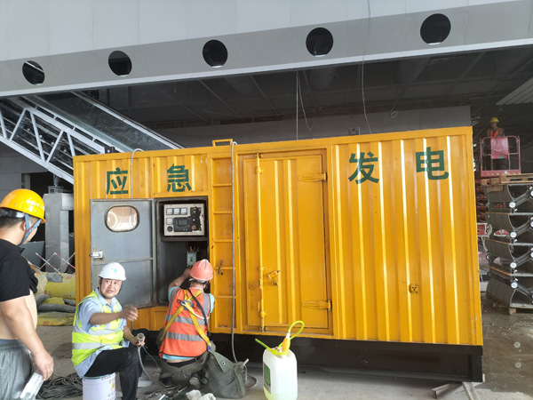 鹤峰怎样判断空气滤清器是否需要更换？