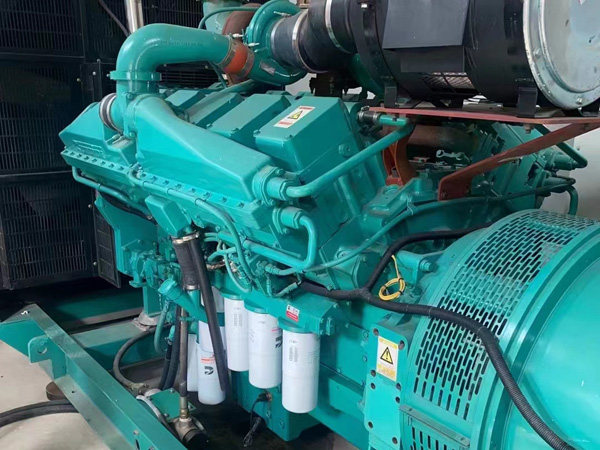 鹤峰更换100kW柴油发电机组机油时，需要注意哪些事项？