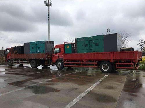 鹤峰涂抹密封胶后，需要等待多长时间才能安装水冷式机油散热器密封件？